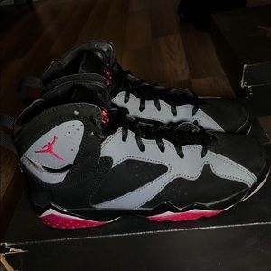 AIR JORDAN 7 RETRO "SPORT FUCHSIA"